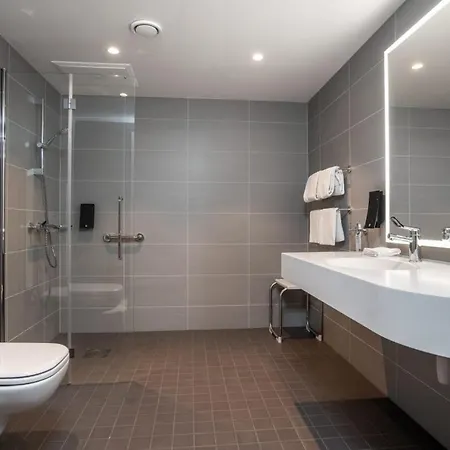 布伦讷于松吞酒店 酒店