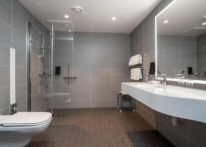 布伦讷于松吞酒店 酒店